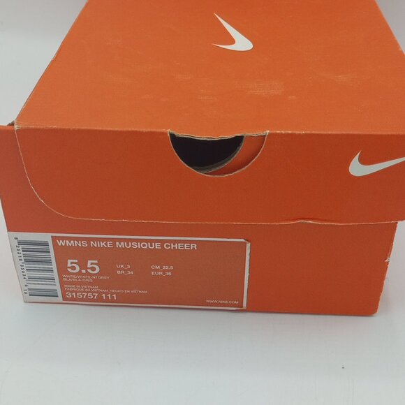 Women Girls White Grey Nike Musique Cheer Sneakers Size 5.5 Model #315757 111 - Picture 2 of 16
